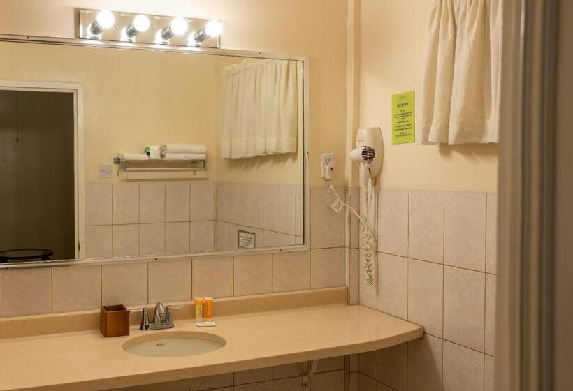 سوئیت با بالکن, Grand Coastal