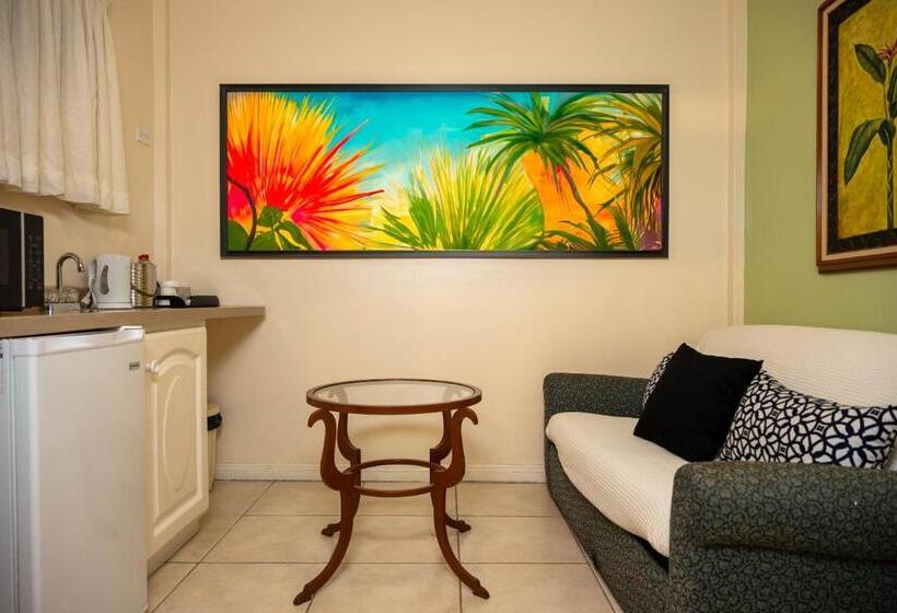 سوئیت با بالکن, Grand Coastal