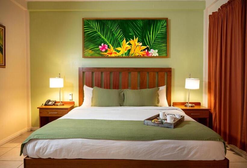 سوئیت با بالکن, Grand Coastal