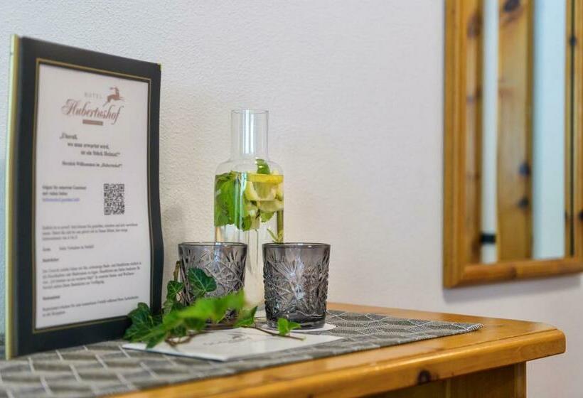 اتاق استاندارد سه تخته با بالکن, Hubertushof