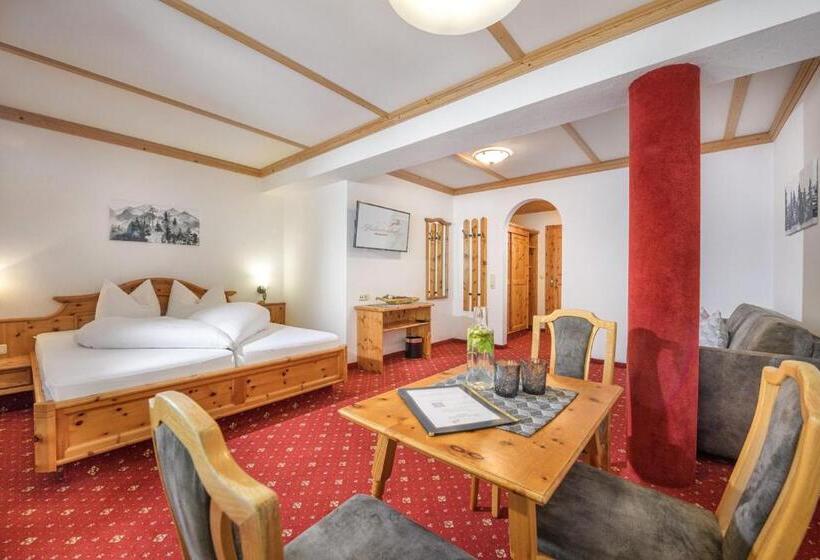 اتاق استاندارد چهارنفره با بالکن, Hubertushof