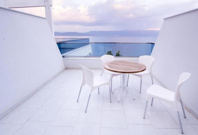 اتاق خانوادگی با چشم‌انداز کوه, Izgrev Spa&aqua Park