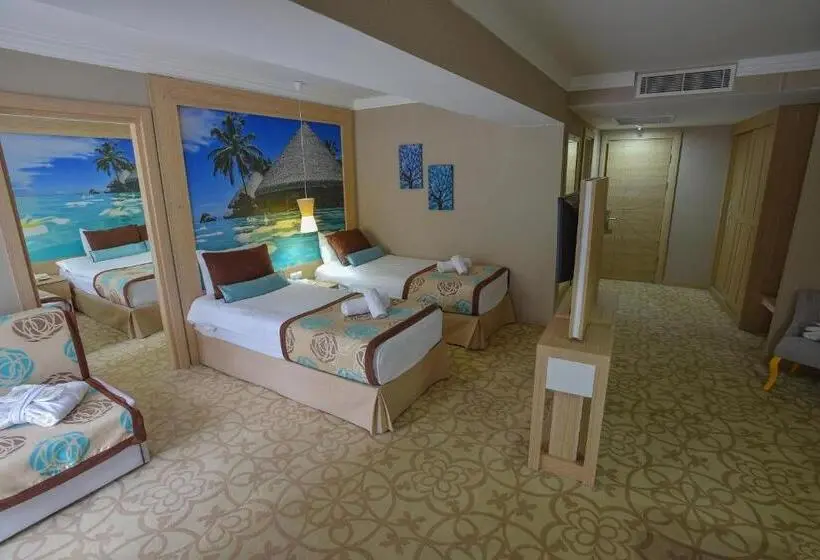 اتاق خانوادگی با چشم‌انداز کوه, Izgrev Spa&aqua Park