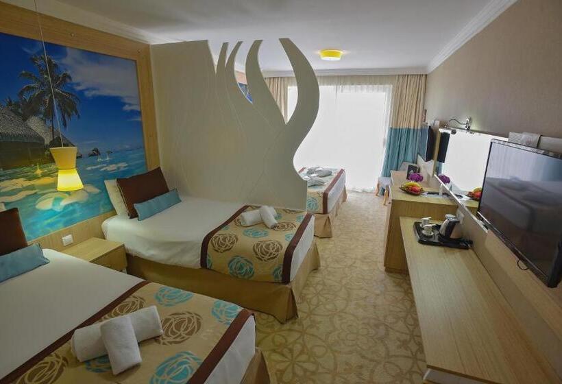 اتاق خانوادگی با چشم‌انداز کوه, Izgrev Spa&aqua Park