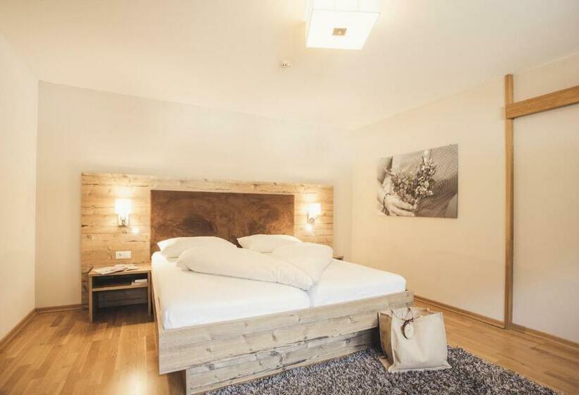 סוויטה משפחתית, Johanna Mitten Im ötztal Superior