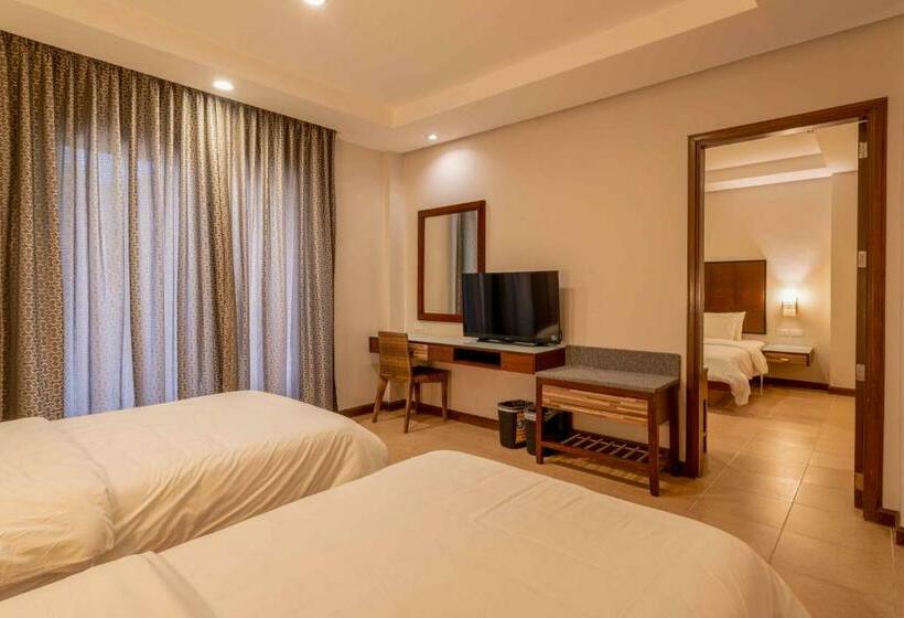 Quarto Familiar, Mo2 Lagoon Coron
