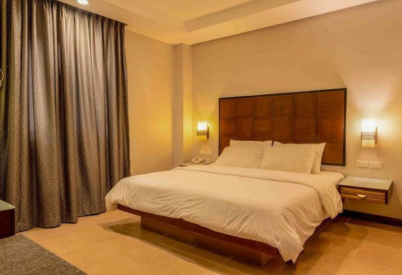 חדר משפחתי, Mo2 Lagoon Coron