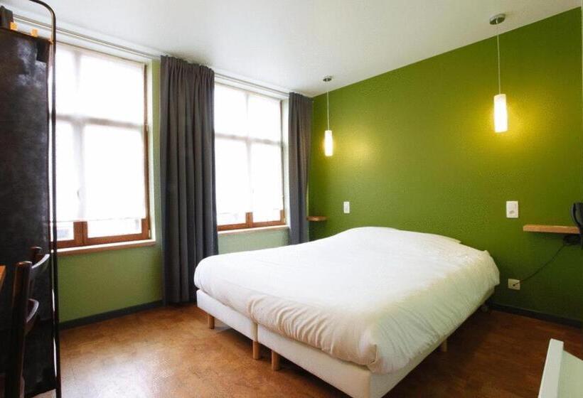 غرفة قياسية, O Mal Aime