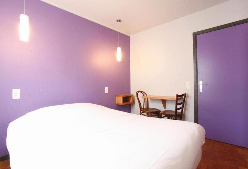 غرفة قياسية, O Mal Aime