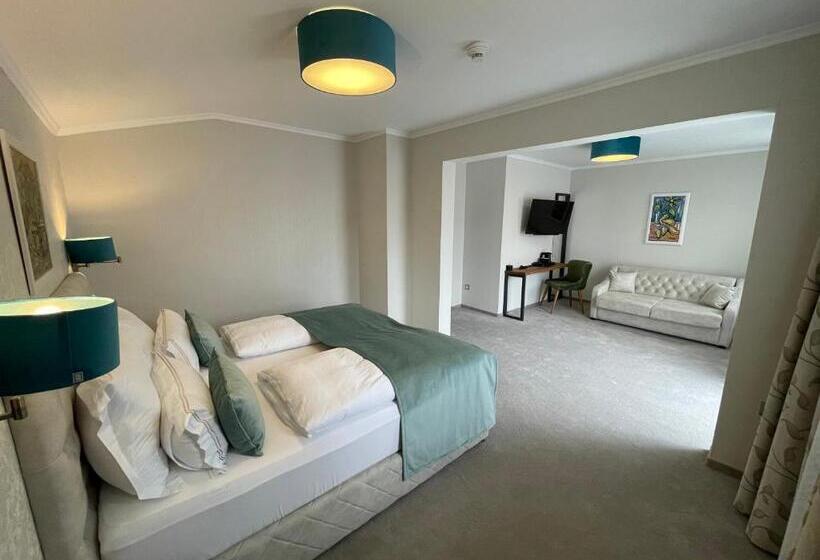 标准工作室, Radetzky