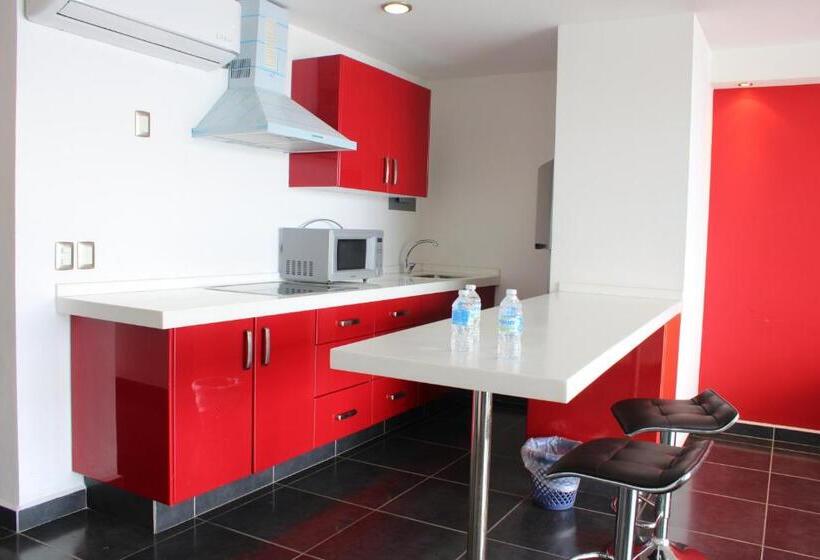 غرفة قياسية سرير كينج, Ramada By Wyndham Acapulco Hotel & Suites