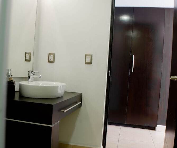 سوییت جونیور, Ramada By Wyndham Acapulco Hotel & Suites