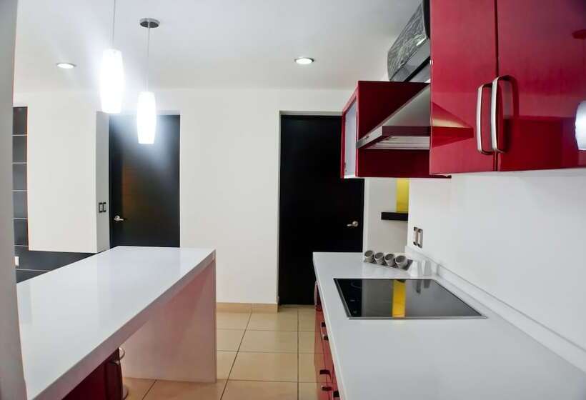 جناح جونيور, Ramada By Wyndham Acapulco Hotel & Suites