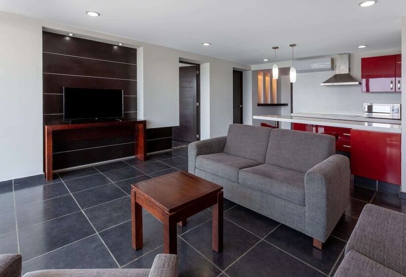 سوییت جونیور, Ramada By Wyndham Acapulco Hotel & Suites