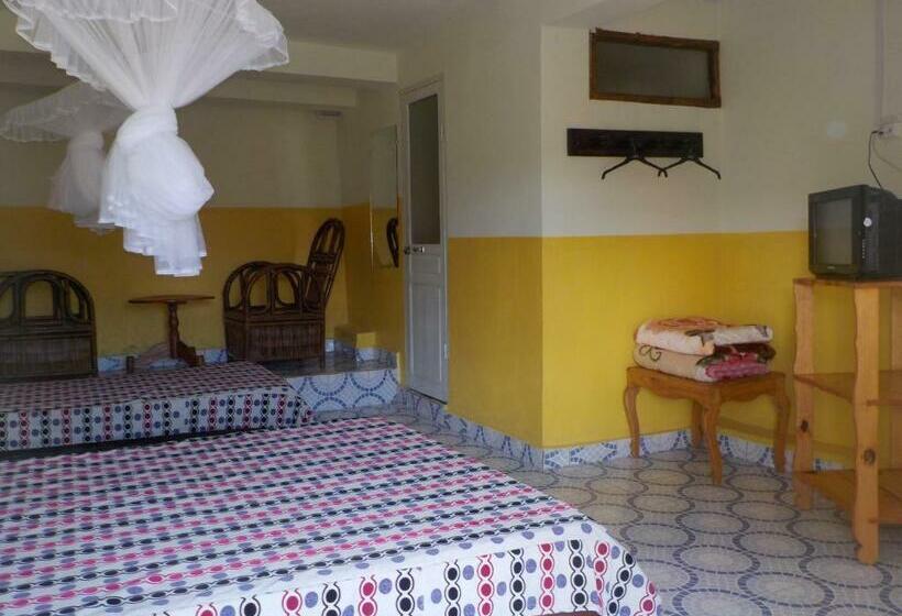 اتاق استاندارد سه نفره, Rem