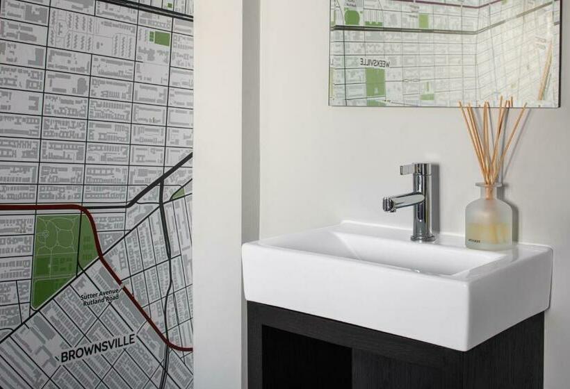 标准间, The Baltic