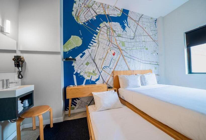 标准三人间, The Baltic