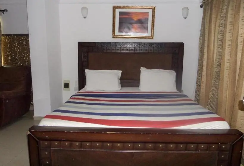 سوییت, Theodawn Hotels @ Suite 29