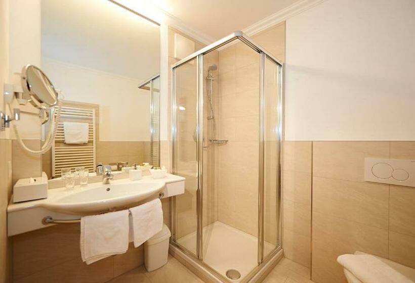 غرفة قياسية مزوَّدة بشُرفة, Waidmannsheil