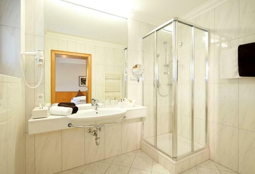 غرفة قياسية مزوَّدة بشُرفة, Waidmannsheil