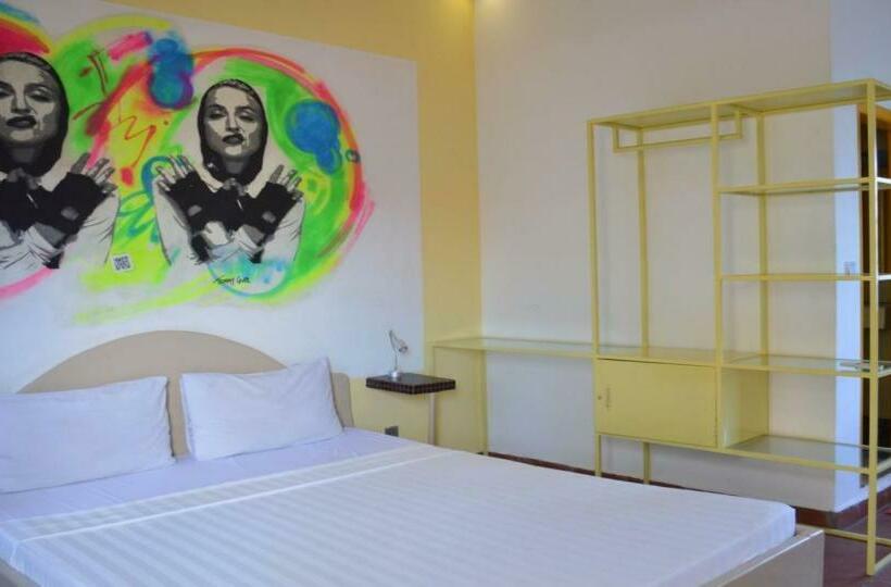 スタンダードルーム, The Funky Village