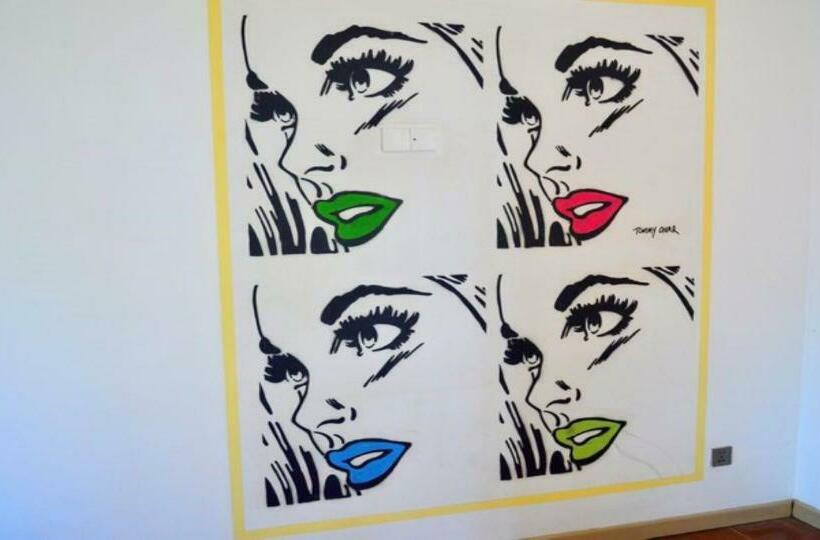 スタンダードルーム, The Funky Village