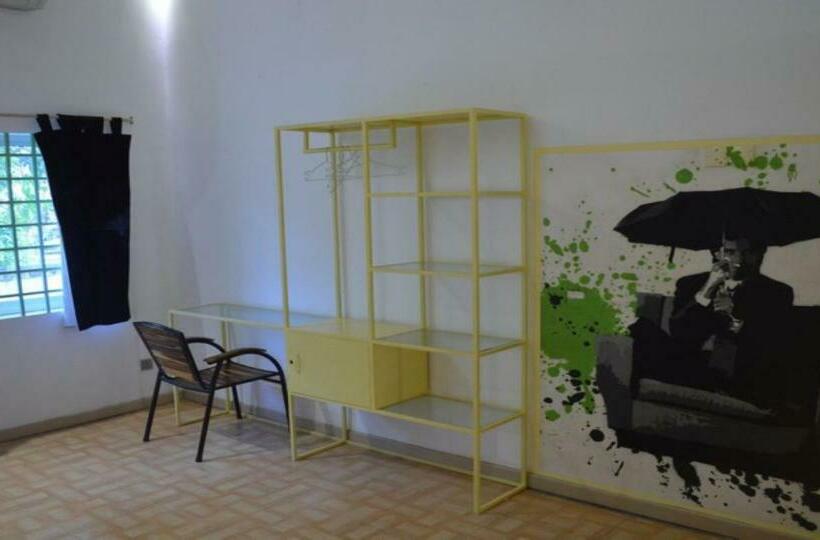 スタンダードルーム, The Funky Village