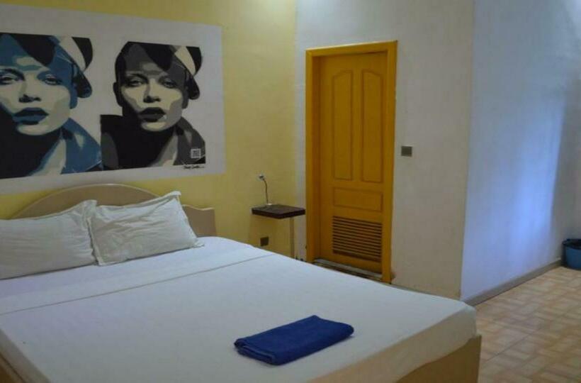 スタンダードルーム, The Funky Village