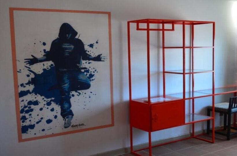 スタンダードルーム, The Funky Village