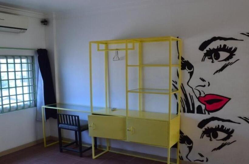 スタンダードルーム, The Funky Village