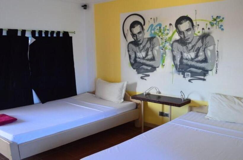 スタンダードルーム, The Funky Village