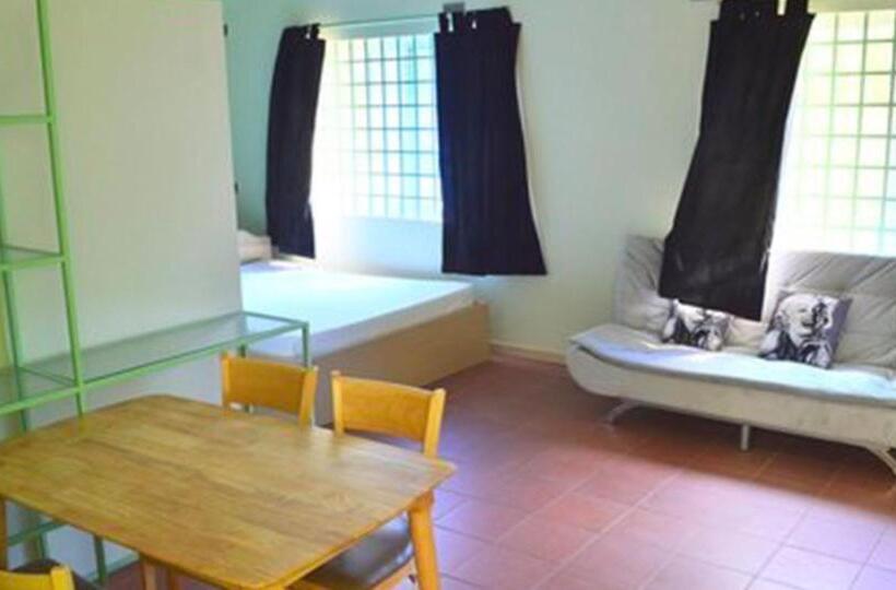 ファミリールーム, The Funky Village