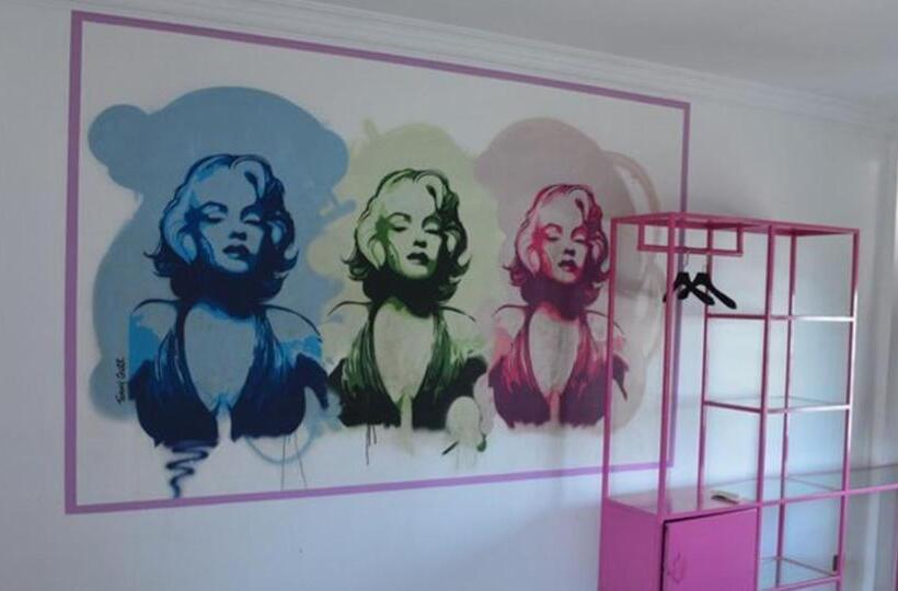 バス共有のスタンダードルーム, The Funky Village