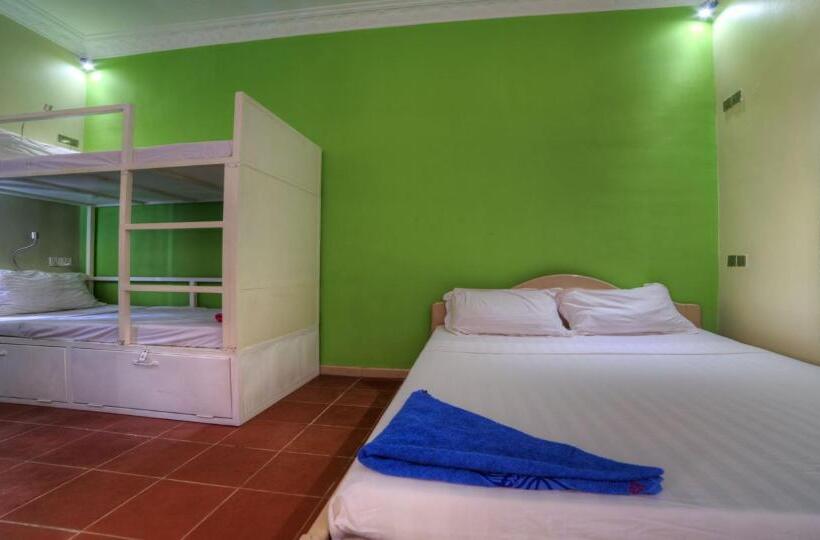 ファミリールーム, The Funky Village