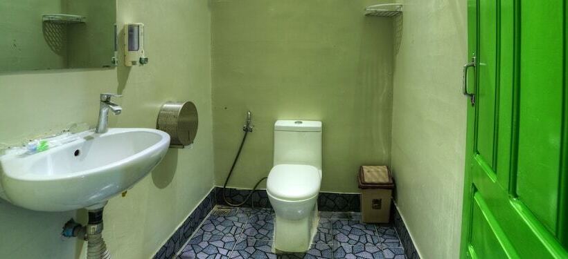 スタンダードルーム, The Funky Village