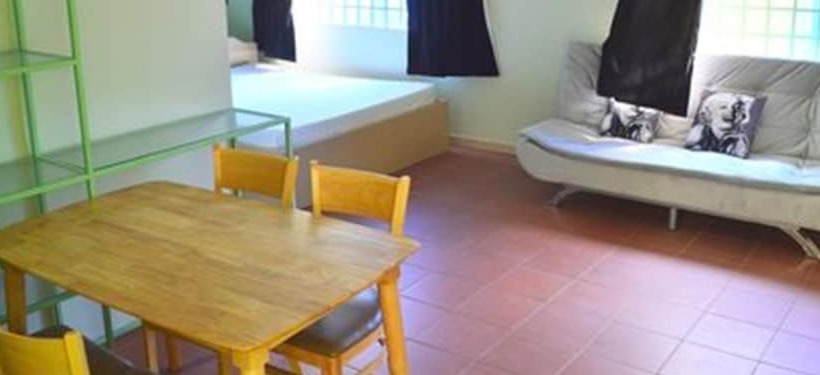 スタンダードルーム, The Funky Village