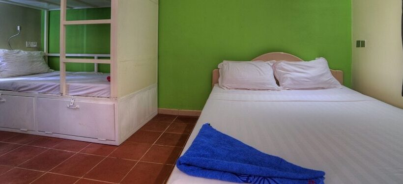 スタンダードルーム, The Funky Village