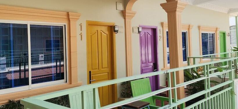 ルームシェアのワンベッド, The Funky Village