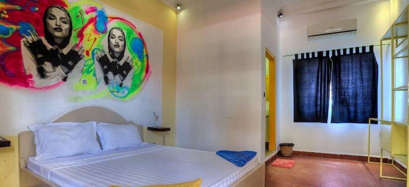 デラックスルーム, The Funky Village