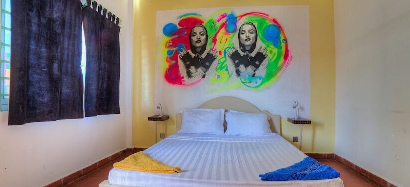 デラックスルーム, The Funky Village