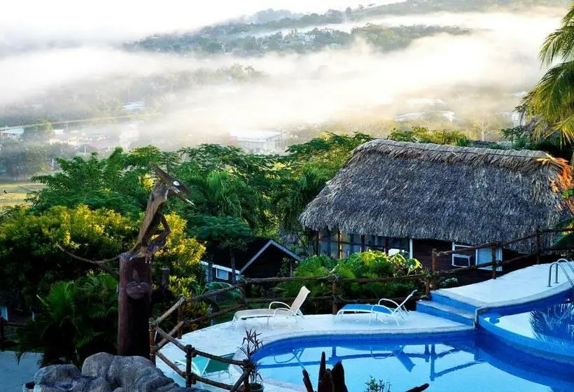 بانگلوی استاندارد, Cahal Pech Village Resort