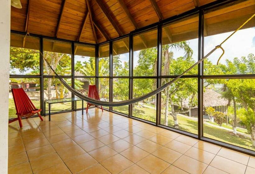 بانگلوی استاندارد, Cahal Pech Village Resort