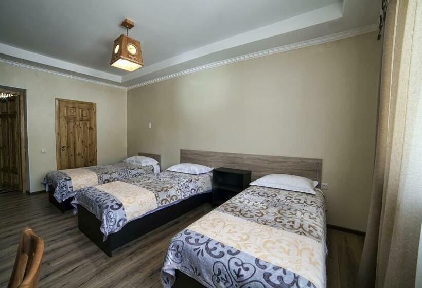 اتاق استاندارد سه نفره, Ethno Boutique Hotel Osh