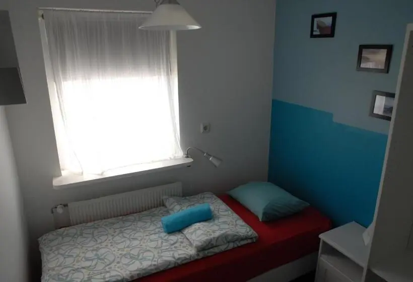 Huoneisto 1 Makuuhuone Pohjakerros, Grundarfjördur Hostel