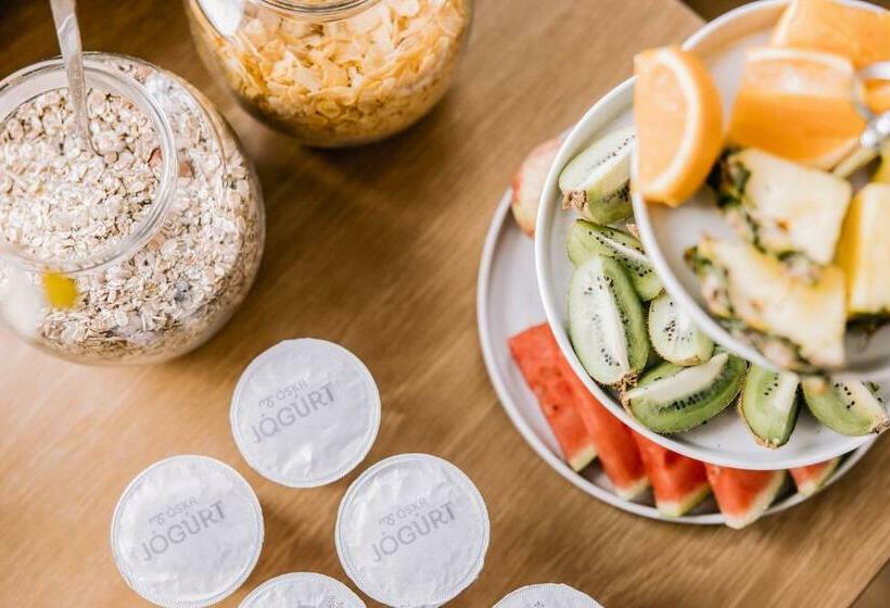 اتاق استاندارد, Hlid Bed And Breakfast