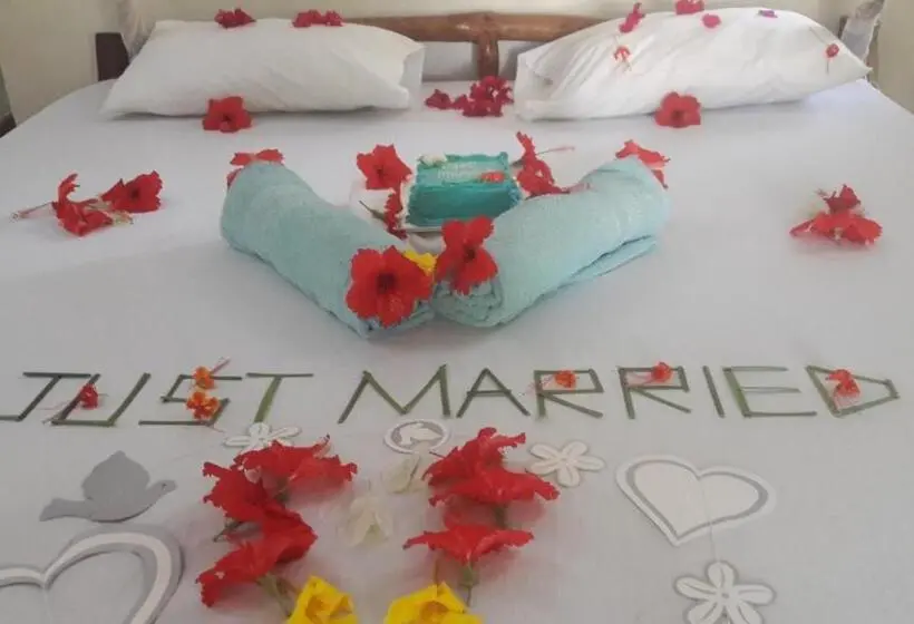 اتاق استاندارد سه نفره, African Dream Cottages Diani Beach