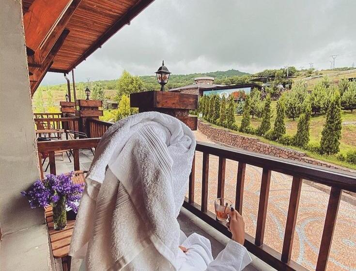 غرفة ديلوكس, Amberd