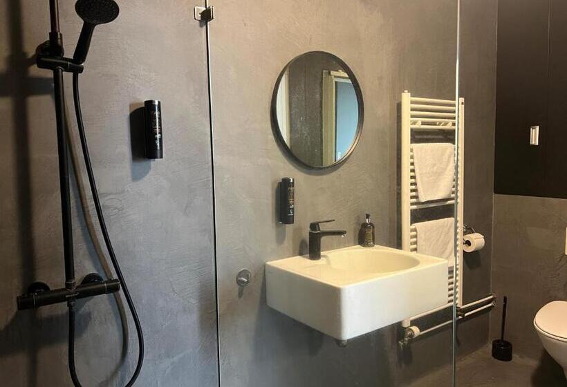 اتاق استاندارد, Bifrost