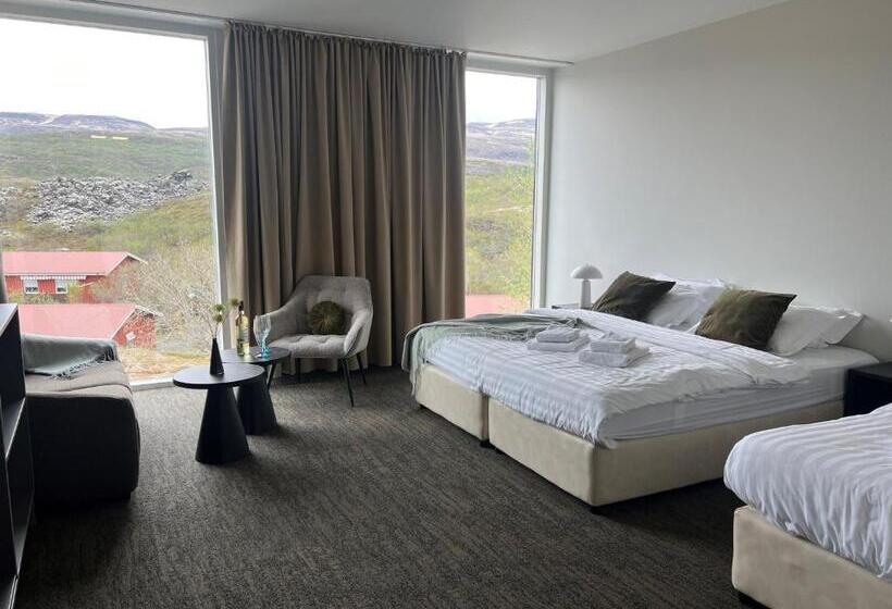 اتاق استاندارد سه نفره, Bifrost