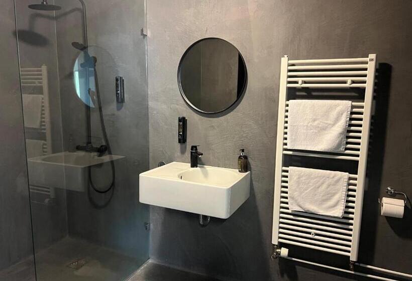 اتاق استاندارد با چشمانداز کوهستان, Bifrost